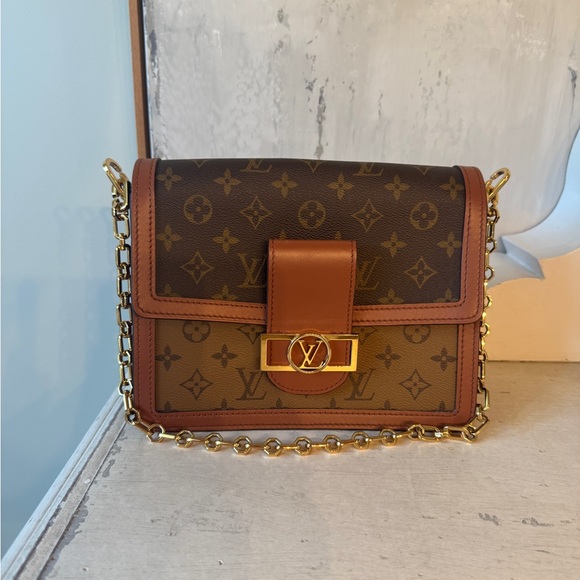 Louis Vuitton Dauphine MM Reverse Monogram Crossbody/handbag - Picture 1 of 8